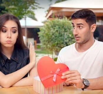 3 Wedding Anniversary Gift Mistakes To Avoid