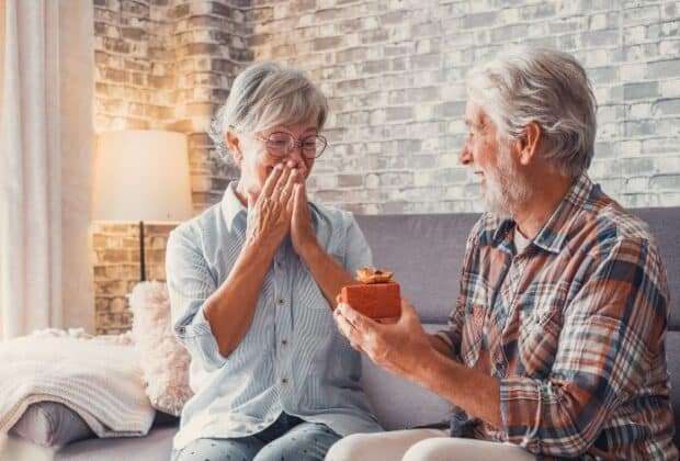 What To Know When Choosing a Retirement Gift for a Colleague