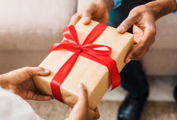 Creative Ways To Wrap a Personalized Gift for Extra Impact