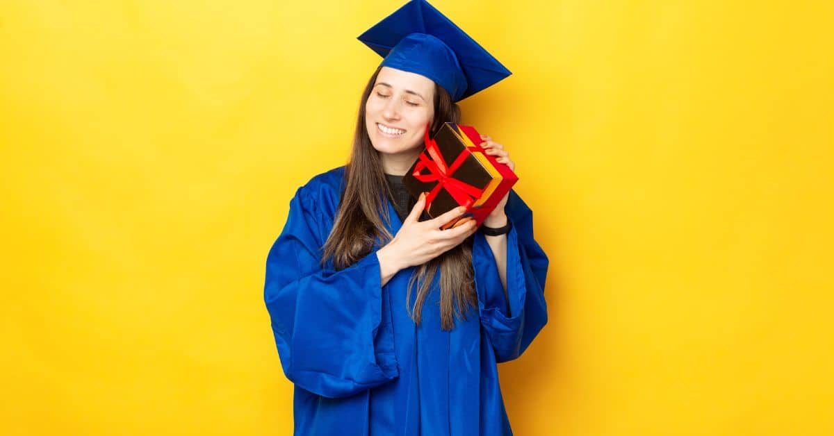 How To Create a Memorable Graduation Gift